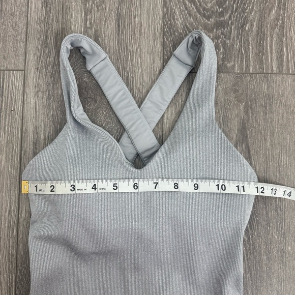 ALO YOGA Elevate Ribbed Crossover Grey Tank Top in Size Small - Picture 9 of 10